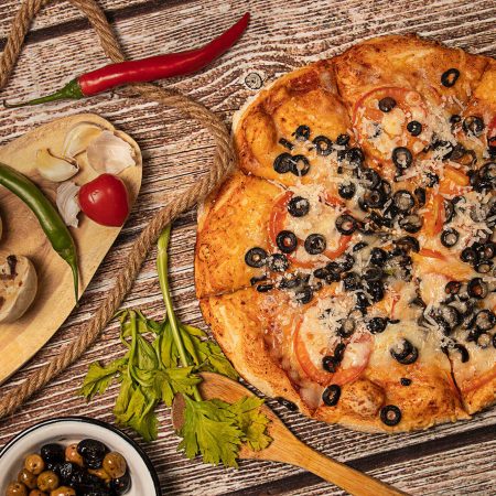 Supreme Vegetarian Pizza With Mozzarella